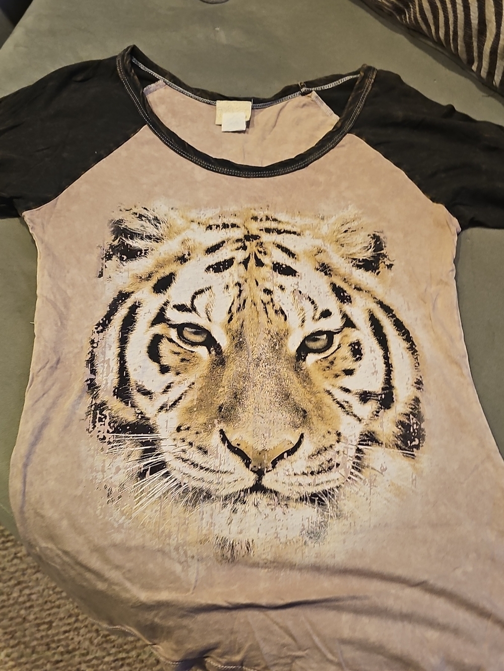 Daytrip Tiger Face Raglan Tee - Black and Tan